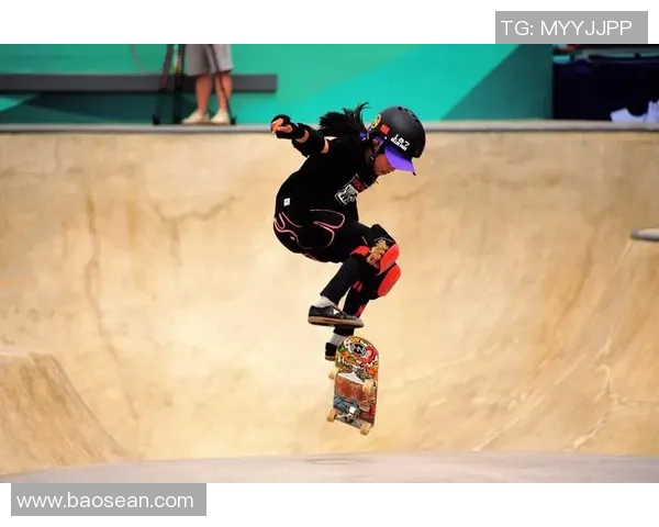 杭州攀岩队在滑板精英赛中的速度表现分析与点评